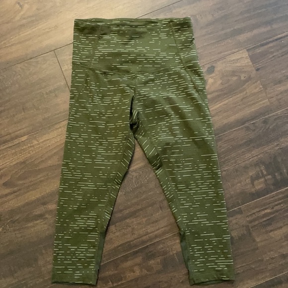 Zella Women’s Green Hatha Crop Capri Leggings - Picture 2 of 6